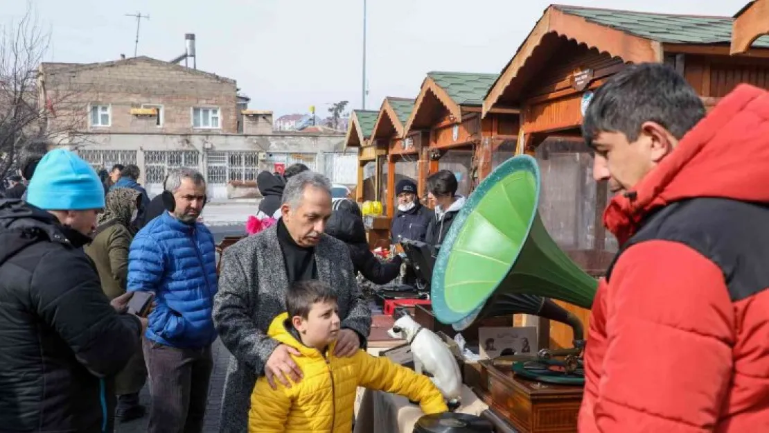 Geçmişle günü aynı anda yaşatan pazar