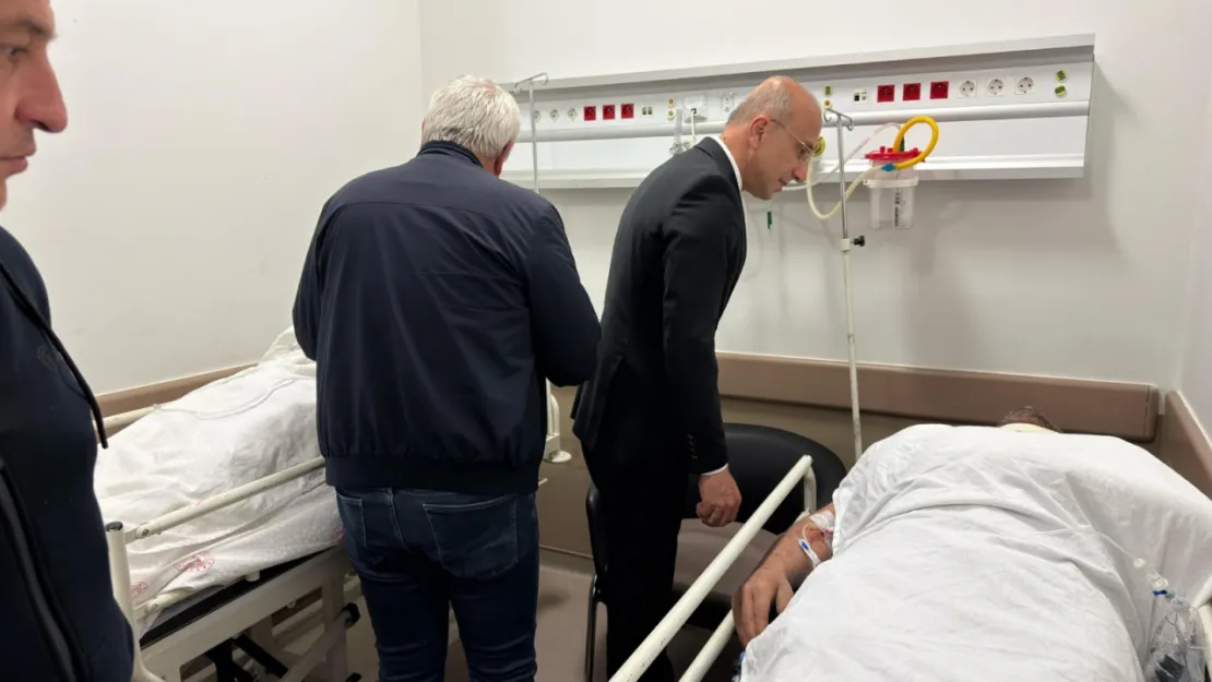 Göçükte yaralanan işçilere CHP'lilerden ziyaret