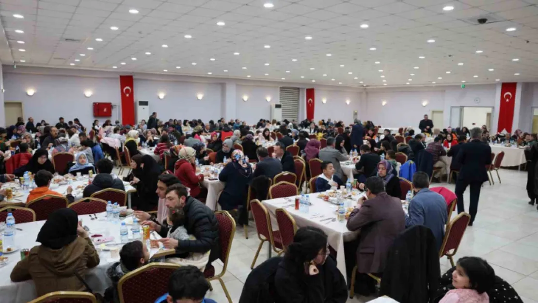 Hacılar'da şehit aileleri, gaziler ve depremzedeler iftarda buluştu