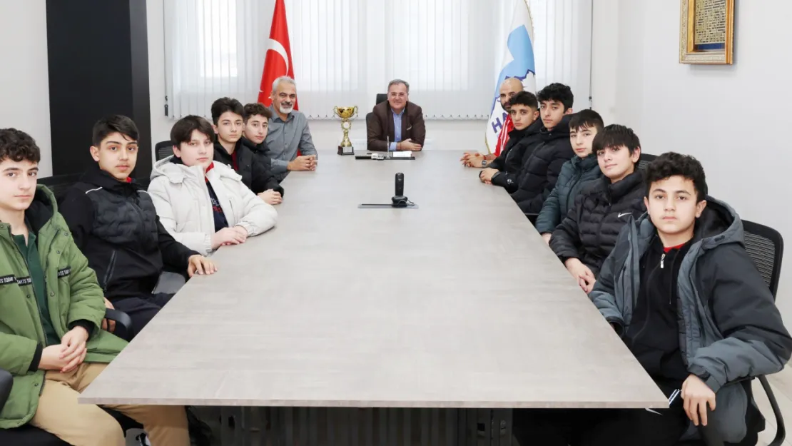 Hacılar Tevfik İleri İmam Hatip, Futsal Takımı Kayseri'de Birinci Oldu