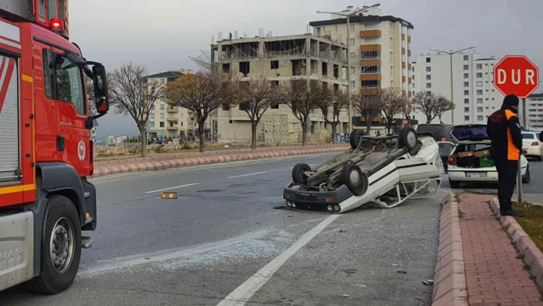 Çarpışan otomobil takla attı: 1 yaralı