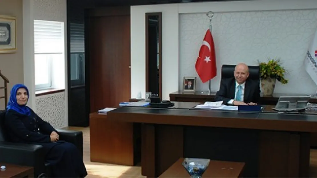 Hatice Kurt, Başkan Çolakbayrakdar'ı ve Mazlumder'i ziyaret etti