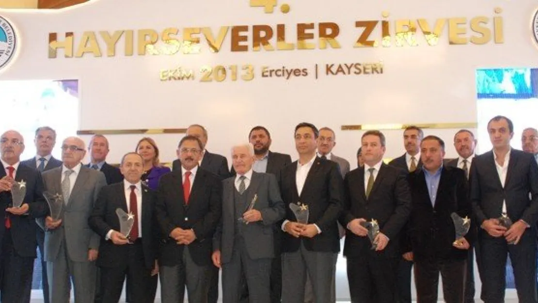 HAYIRSEVERLER ZİRVESİ ERCİYES'İN ZİRVESİNDE YAPILDI