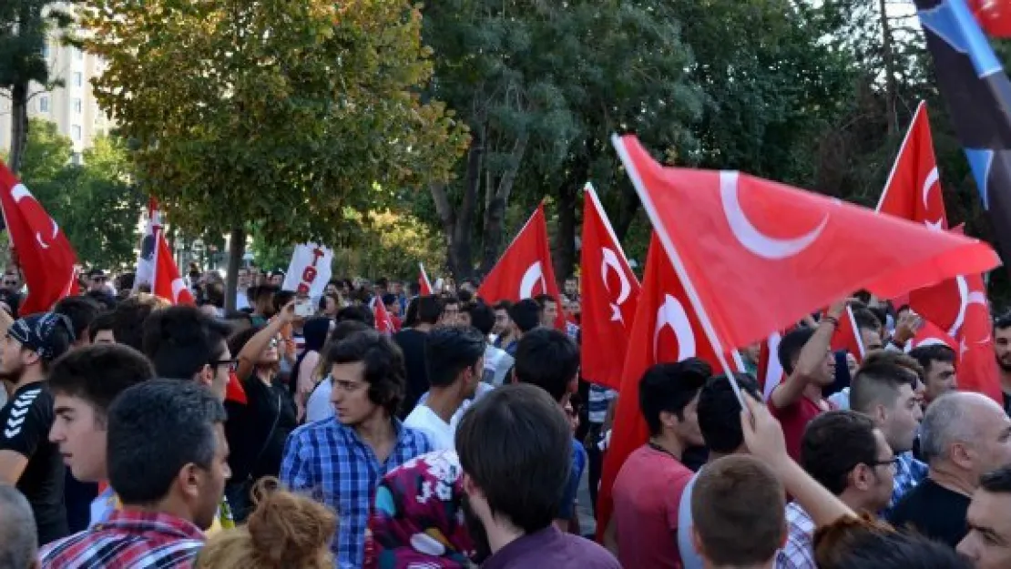 HDP İl Binasına Yürümek İsteyen Gruba Biber Gazlı Müdahale