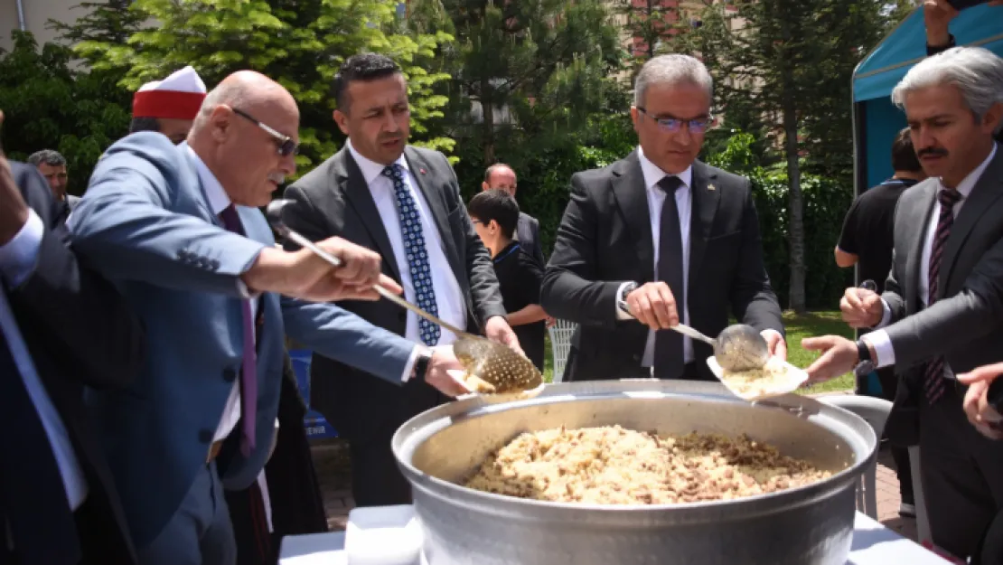 Hidayet Aydoğan Sosyal Bilimler Lisesi'nde pilav günü etkinliği düzenlendi