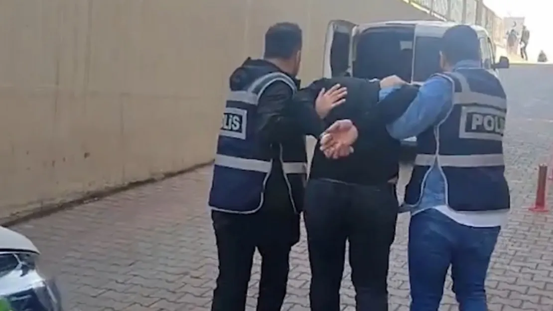 Hırsızlık suçundan aranan firari yakalandı