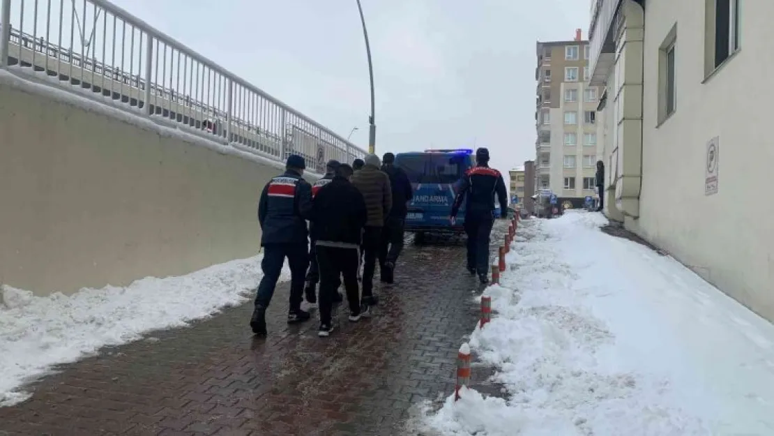 Hırsızlık yapan 3 şahıs jandarma dedektifleri tarafından yakalandı