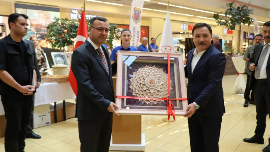 Hükümlü ve tutukluların el emeği eserleri sergilendi
