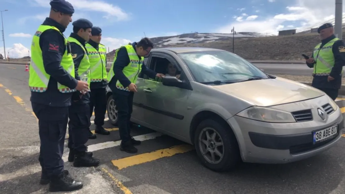 İl Jandarma Komutanı Yiğit'ten trafik denetimi