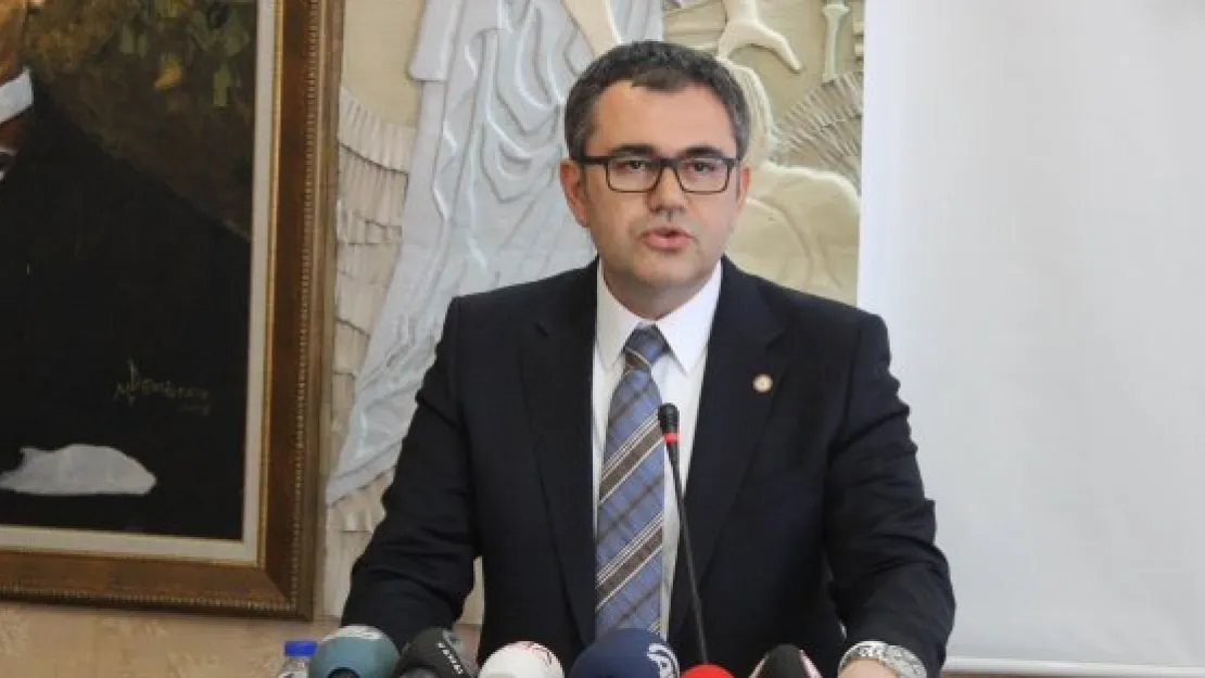 "İLAÇ, ARTAN SAĞLIK HİZMETİ BÜTÇELERİNDE ÖNEMLİ VE BELİRLEYİCİ BİR KATMANDIR"