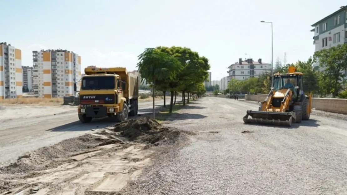 İldem bölgesinde asfalt çalışmaları devam ediyor