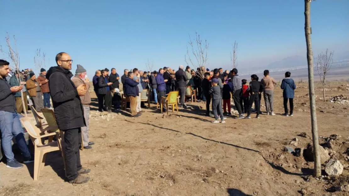 İncesu'da halk yağmur duasına çıkıp kurban kesti