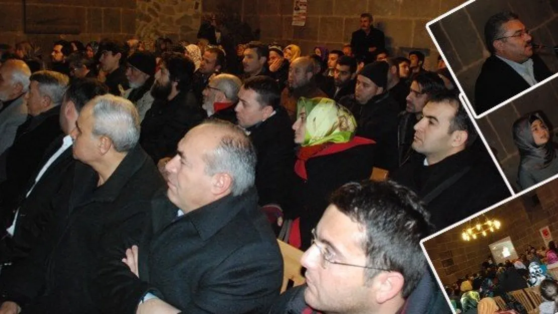 İSTİKLAL ŞAİRİ  'MAZLUM ŞAİR MEHMET AKİF KONFERANSI' İLE ANILDI