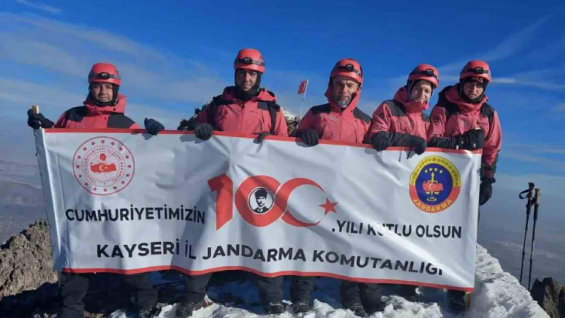 JAK, Erciyes'in zirvesine tırmandı