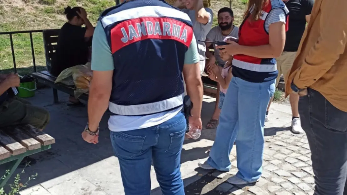 Jandarma piknik alanlarını denetledi