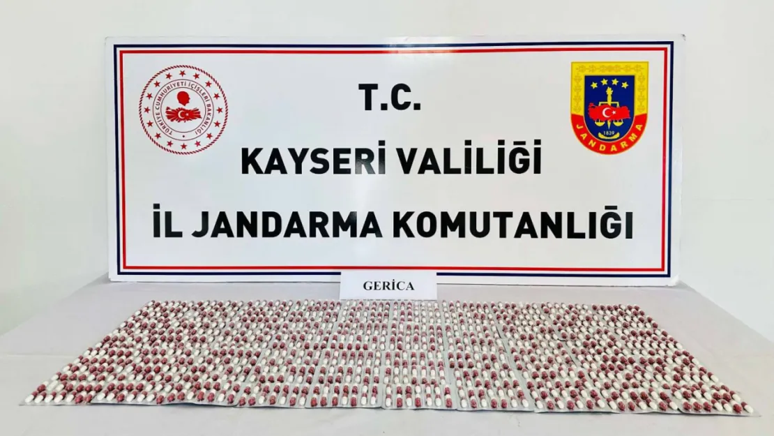 Jandarmadan uyuşturucu operasyonu: Bin 8 adet sentetik hap ele geçirildi