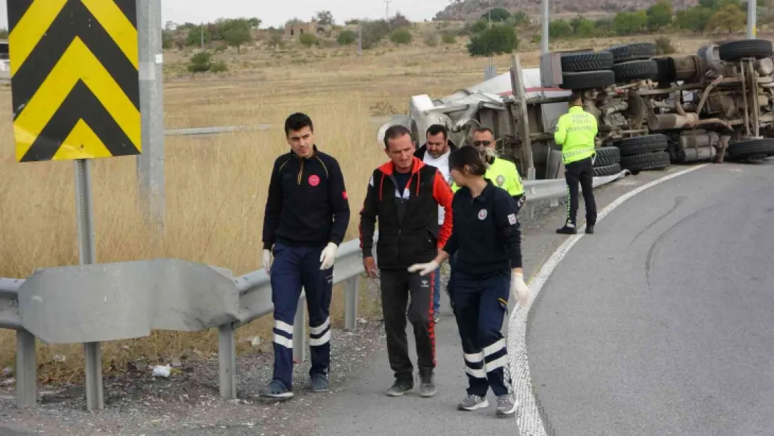 Kağıt gibi ezilen kupadan burnu bile kanamadan çıktı