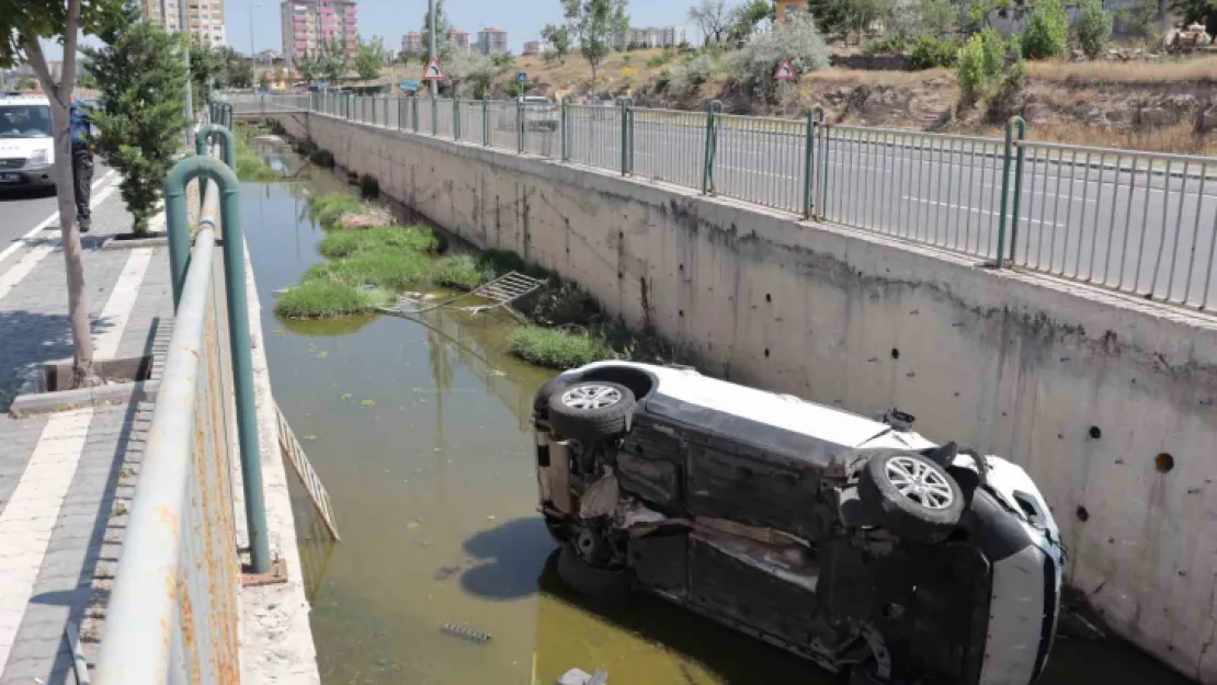 Kanala uçan otomobilde can pazarı