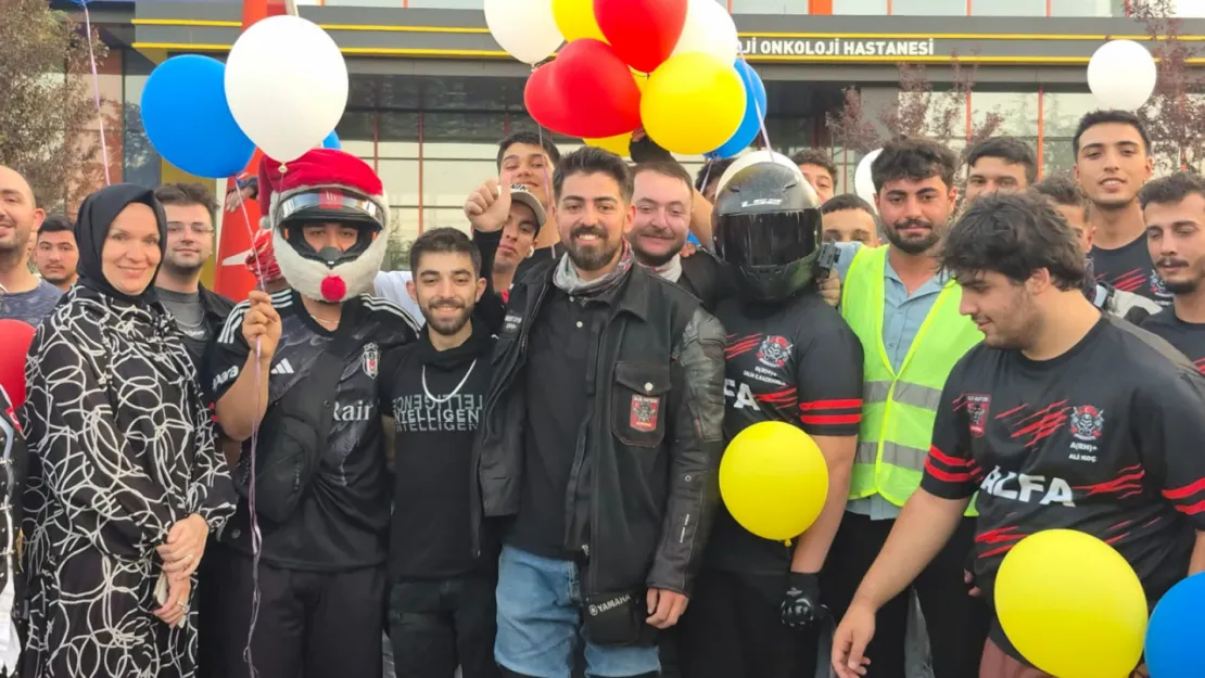 Kanser hastası çocuklar için gökyüzüne moral balonları bırakıldı