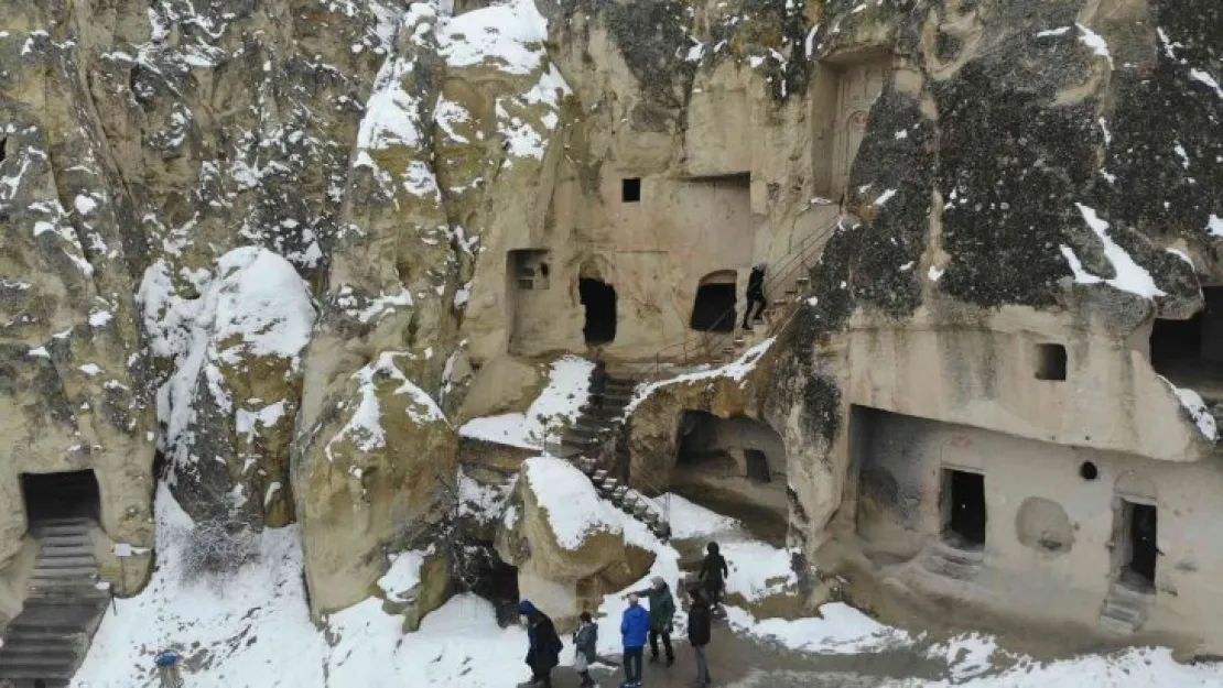 Kapadokya beyaza büründü