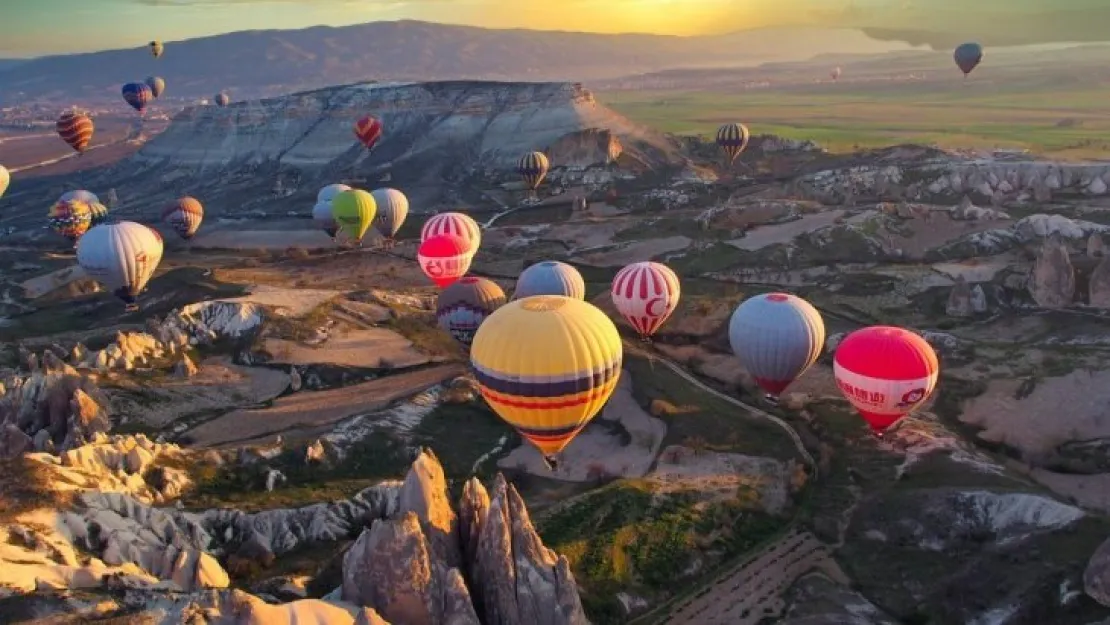 Kapadokya'da balon uçuş rekoru kırıldı