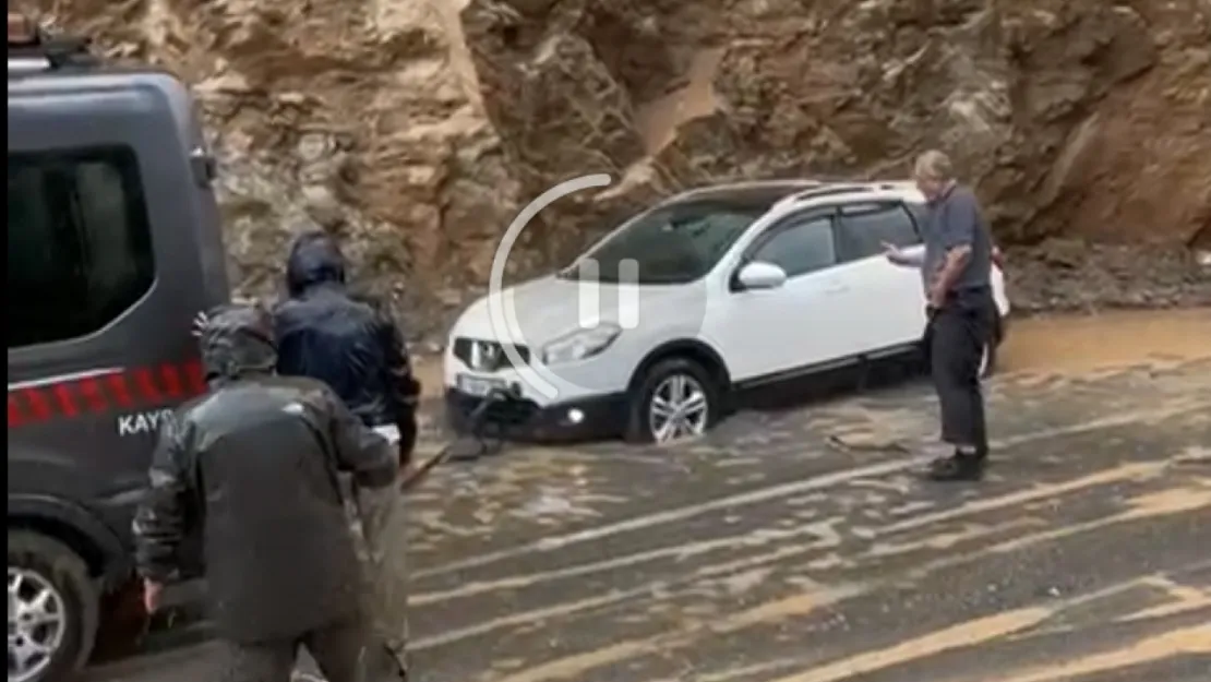 Kapuzbaşı Yolu'nda Dayanışma: Kayseri İHH'dan Örnek Kurtarma Operasyonu