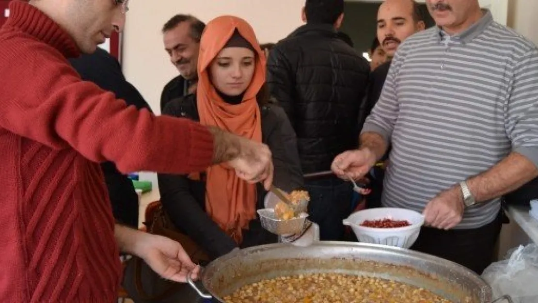 KAYGED Aşure Dağıttı