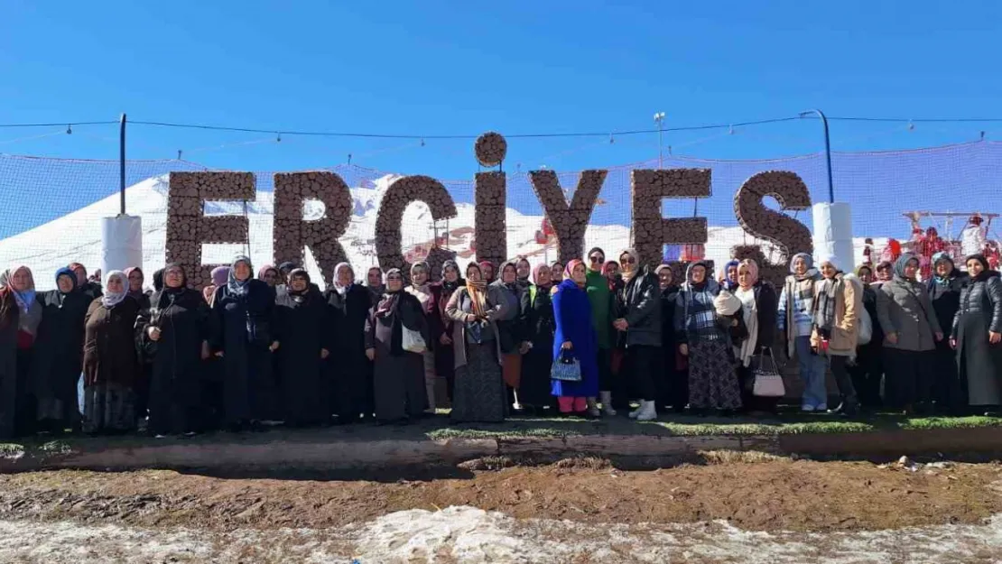 KAYMEK'ten Erciyes Dağı'na hiç gitmeyen 55 kadına jest