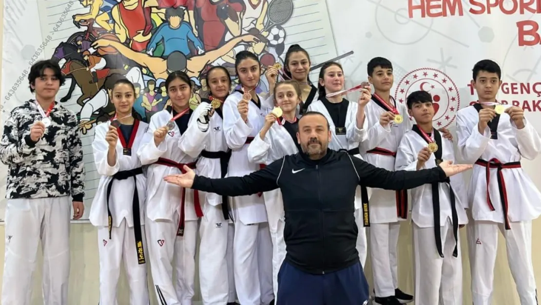 Kayseri Başarı Spor Kulübü, Taekwondo Şampiyonasında 15 madalya kazandı