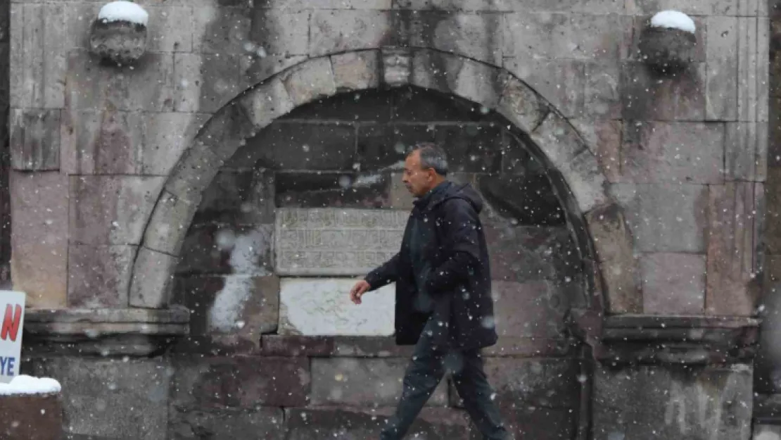 Kayseri beyaza büründü