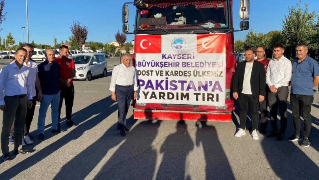 Kayseri Büyükşehir, sel felaketi yaşayan Pakistan'a yardım tırı gönderdi