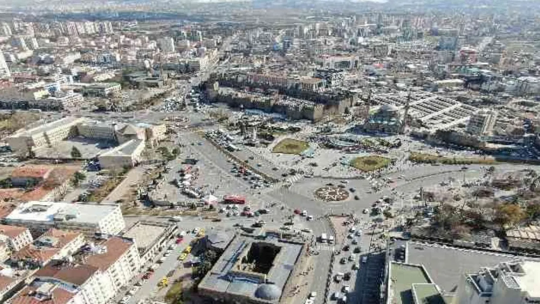 Kayseri Cumhuriyet Meydanı'nda Tarihin İzleri: Dört medeniyetin buluşma noktası