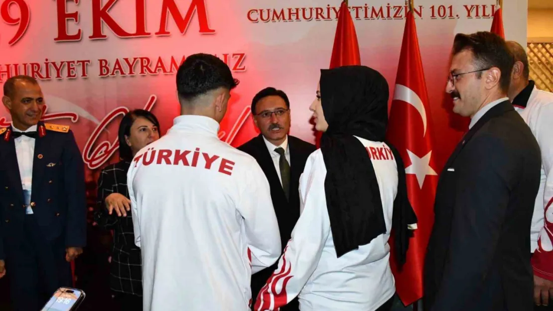 Kayseri'de 'Cumhuriyet Resepsiyonu' düzenlendi