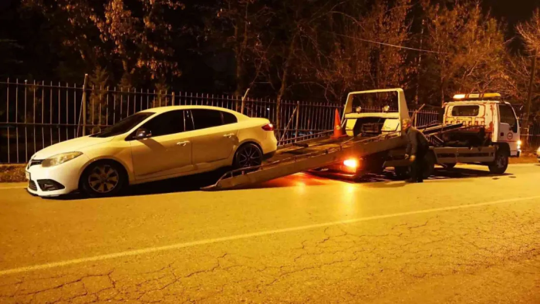 Kayseri'de alkollü sürücü motosiklete çarptı: 2 yaralı