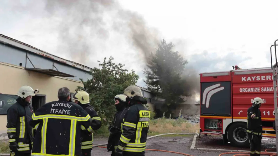 Kayseri'de fabrika yangını 1 saatte söndürüldü