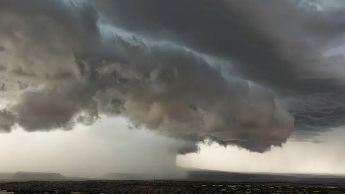 Kayseri'de Fırtına Alarmı: Meteoroloji Kuvvetli Rüzgara Karşı Uyardı