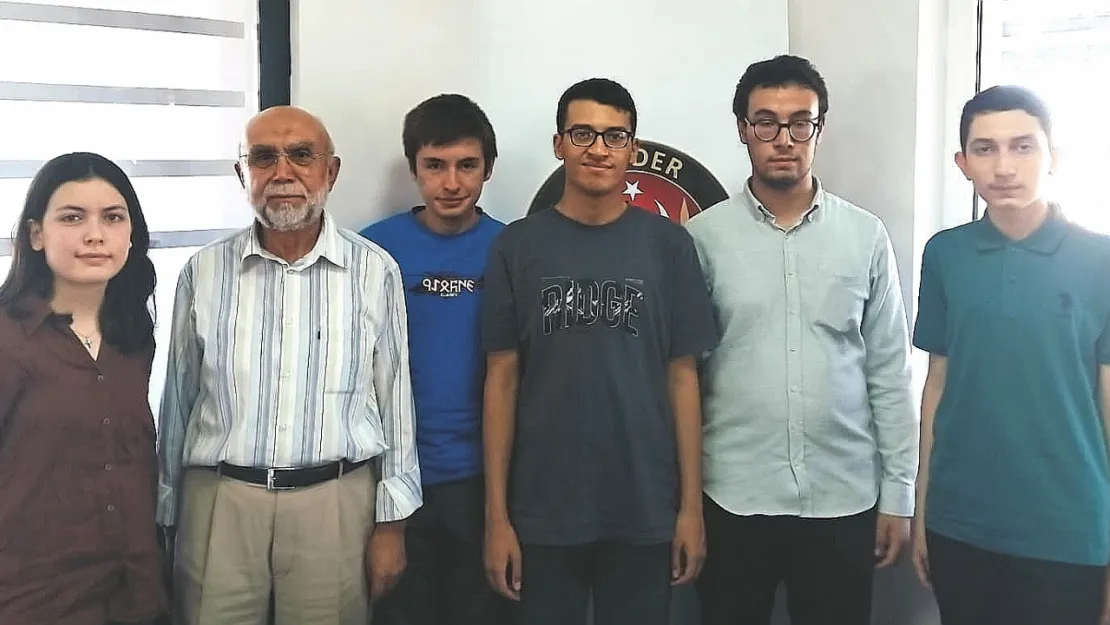 Kayseri'de İmam Hatipli Derecelik Öğrenciler Ödüllendirildi: KİMDER'den Anlamlı Jest