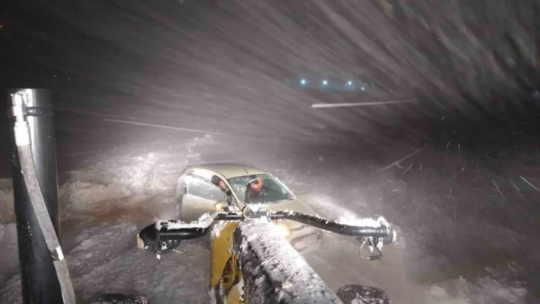 Kayseri'de kapanan 230 mahalle yolu ulaşıma açıldı