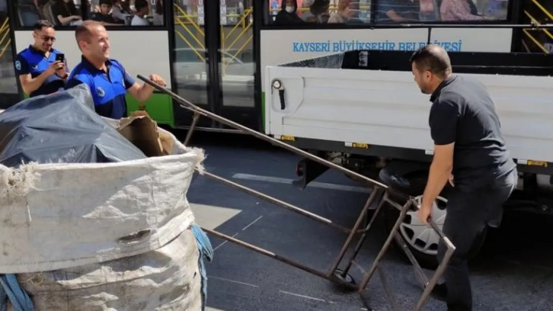 Kayseri'de motosiklet ve çekçek araçlar ile toplama yapan 191 kişi sorgulandı