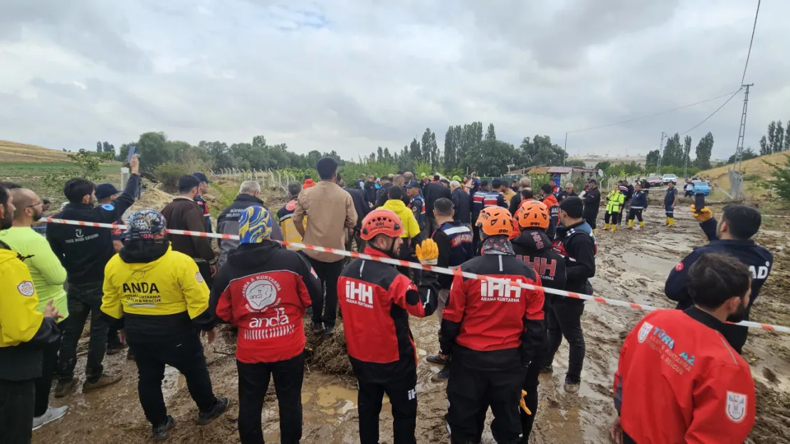 Kayseri'de sele kapılan kişinin cansız bedenine Anda Ekibi ulaştı