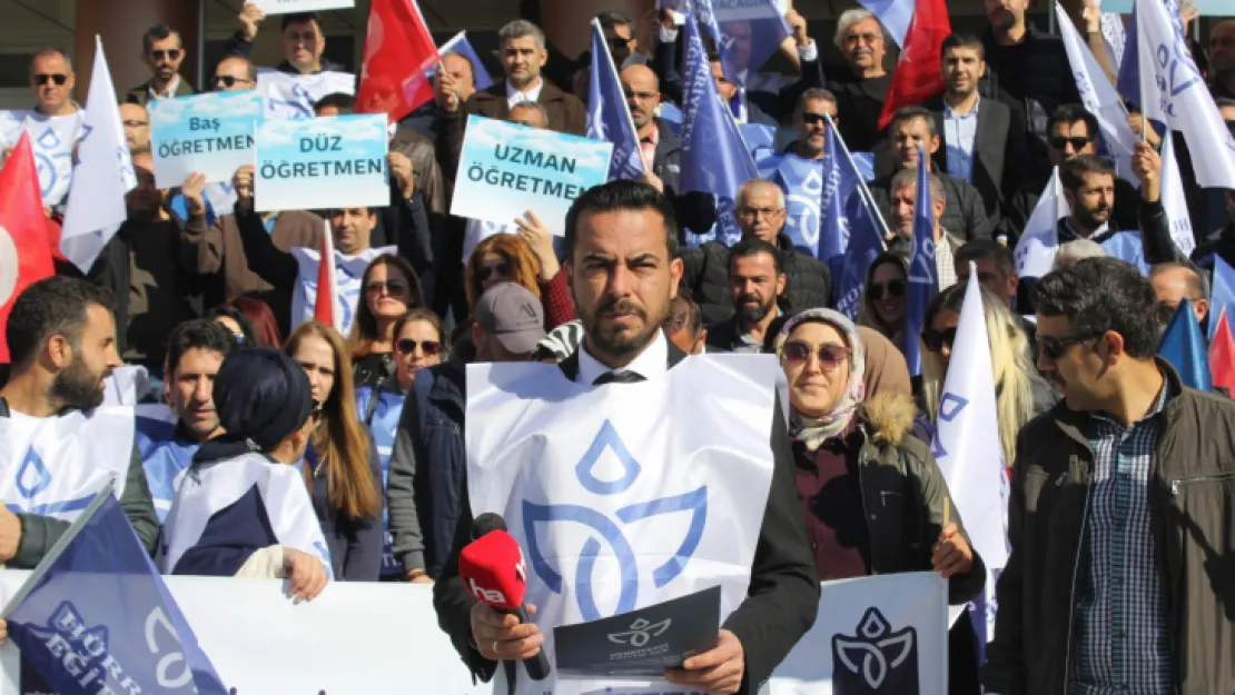 Kayseri'de sendikaya bağlı öğretmenler iş bıraktı