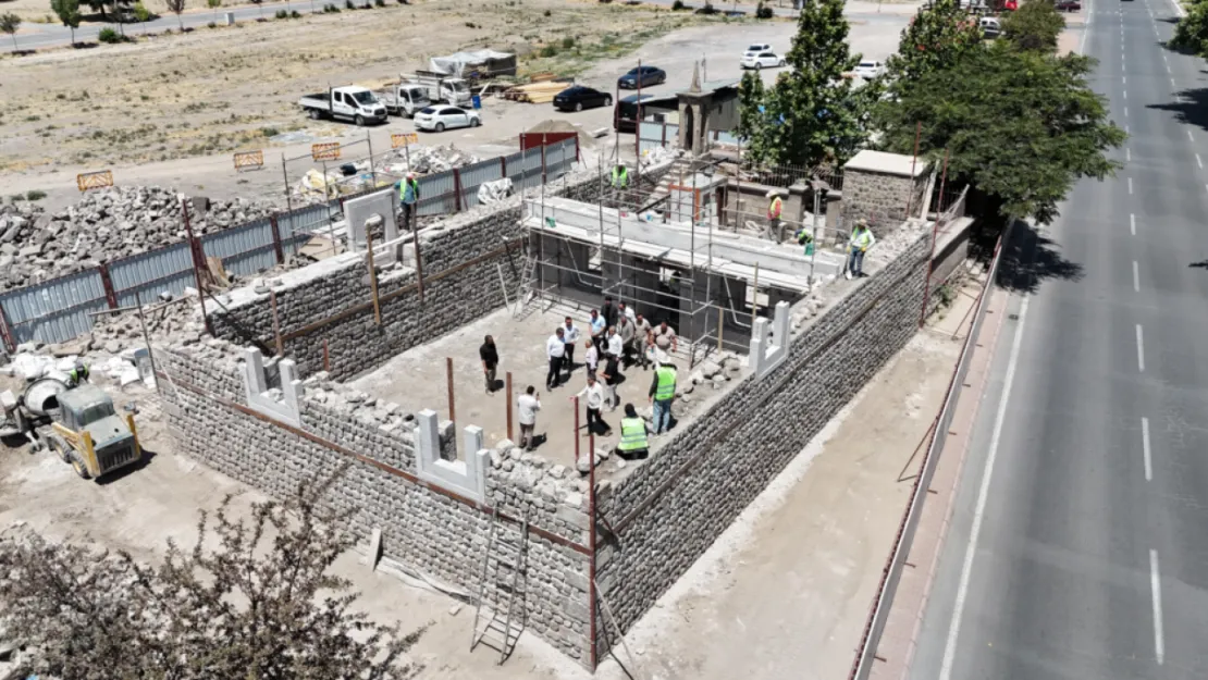 Kayseri'de tarihi doku temelinden yeniden vücut buluyor