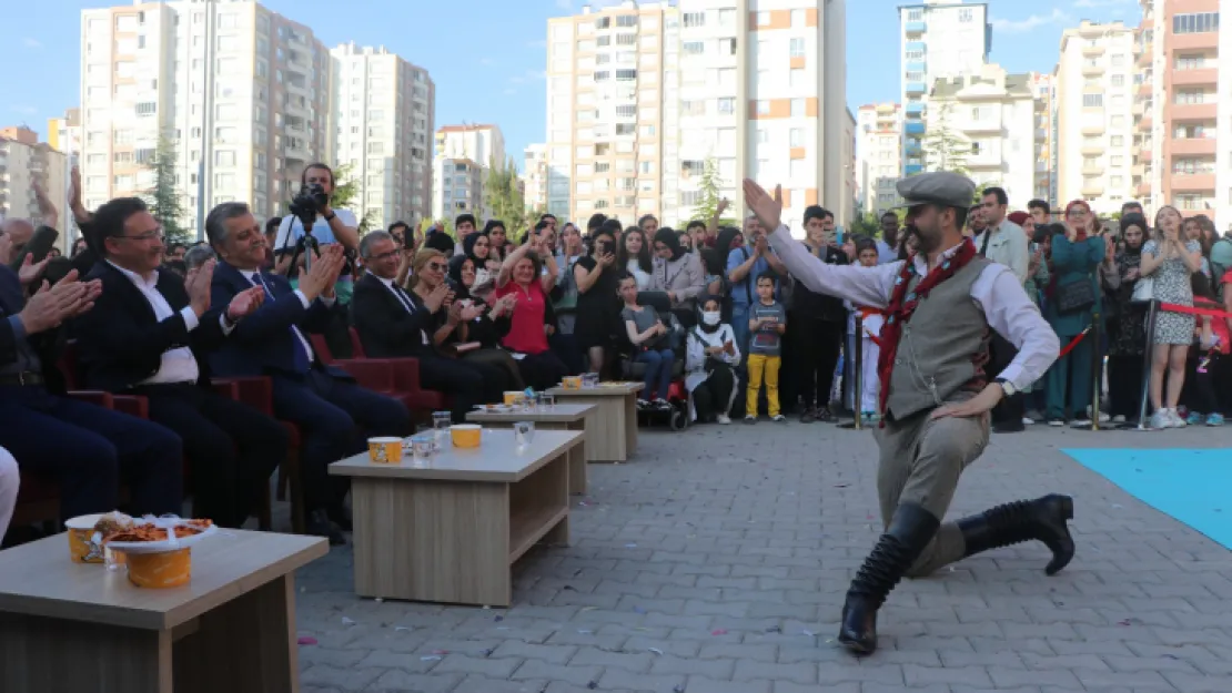 Kayseri'de Uluslararası Gençlik Festivali düzenlendi