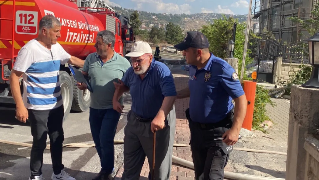 Kayseri'de yangında binada mahsur kalanlar kurtarıldı