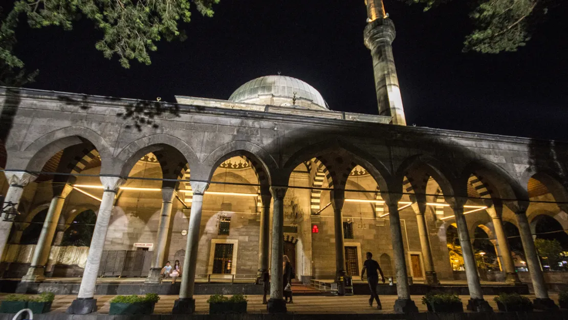 Kayseri'deki Osmanlı Dönemine ait en görkemli yapı: Kurşunlu Camii