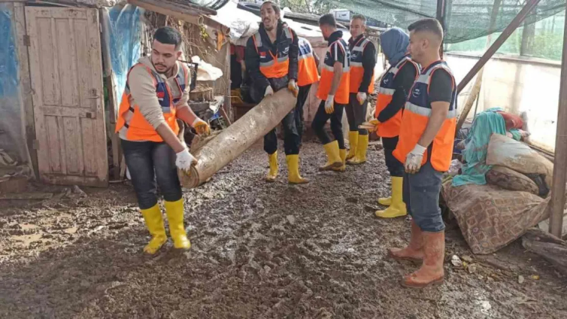 Kayseri'den Antalya sel bölgesine yardım