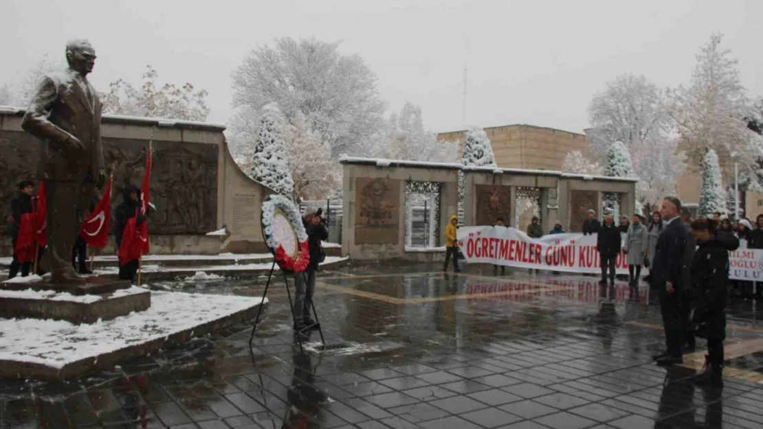 Kayseri İl Milli Eğitim Müdürü Esen: 'Erdemli toplum erdemli insanların elinde yetişir'