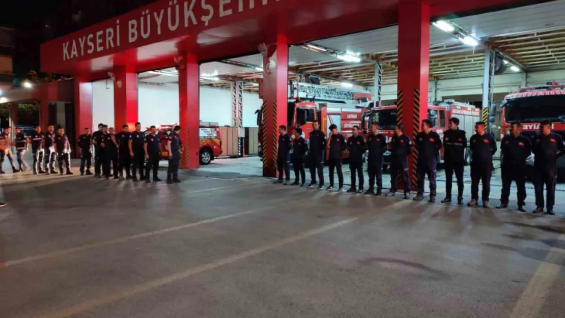 Kayseri İtfaiyesi'nden Mersin'e 4 araç, 13 personel ile destek