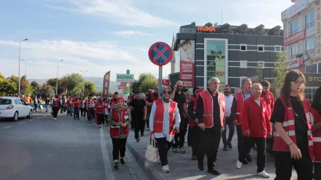 Kayseri Kızılay, Dünya Yürüyüş Günü kapsamında etkinlik düzenledi