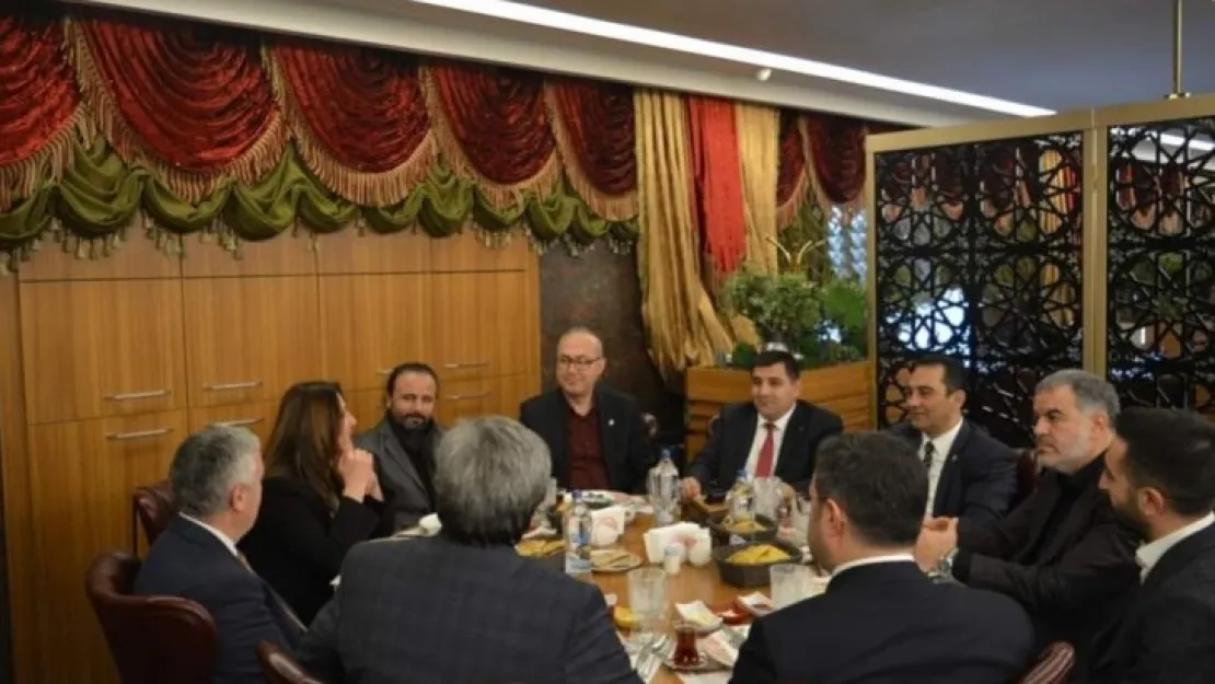Kayseri muhalefet kanadı genel başkanların izinde